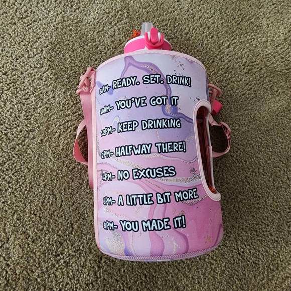 Hydro Mate 1 gallon water bottle - Picture 4 of 6